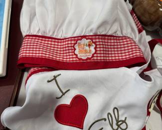 I love my Elf cooking outfit