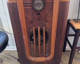 Vtg Radio
