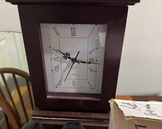 Mantel clock