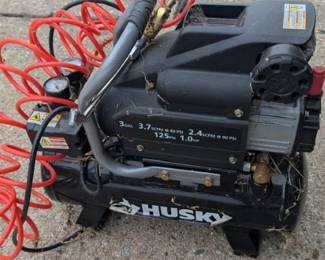 Husky 125 psi Electric Compressor with 3 Gal tank