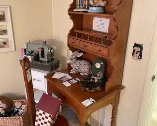 Maple Desk with Hutch