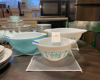 Pyrex Cinderella Nesting Bowl Set