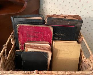 Baskets, Books