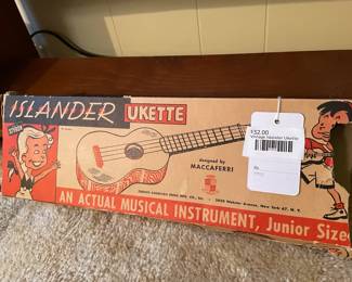Vintage Islander Ukette