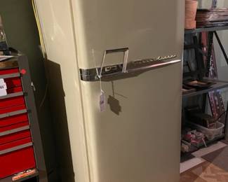 GM Frigidaire Refrigerator