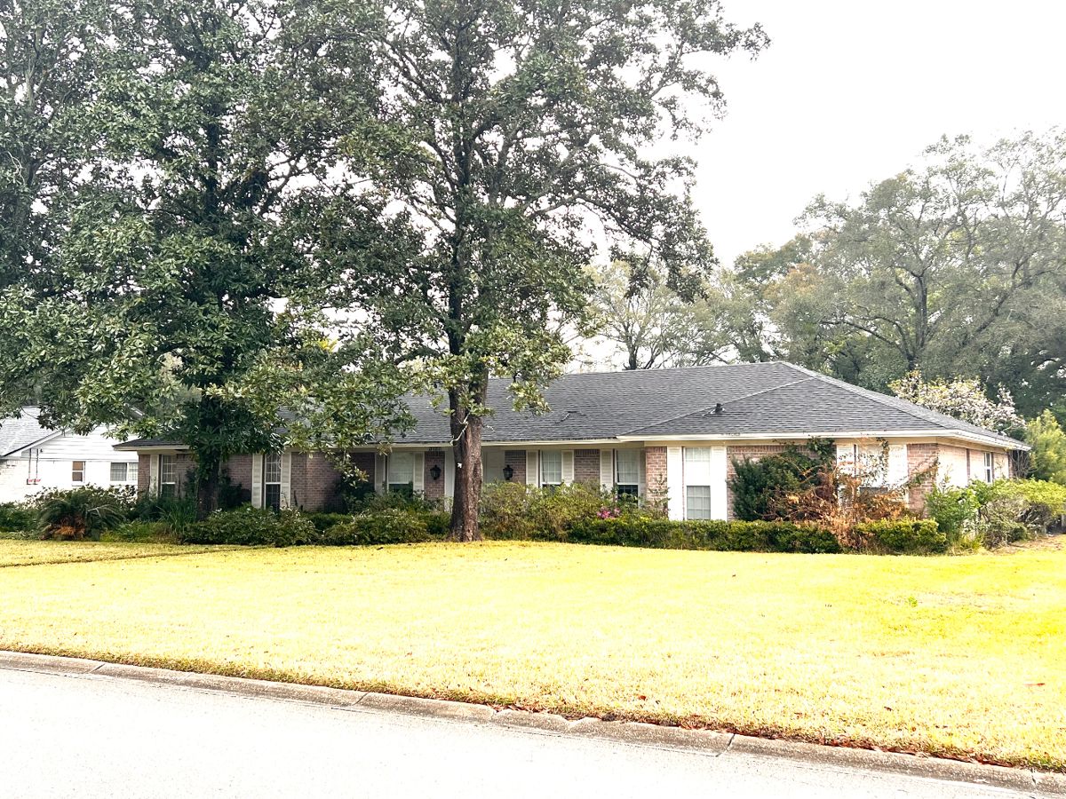 Beautiful Home in Colony Cove 