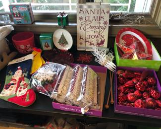 Xmas lights, ornaments & signs