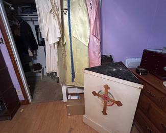  Rosicrucian Altar and Robes