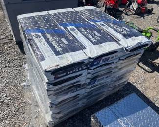 PALLET OF TAMKO 12.25X12 HIP  RIDGE SHINGLES