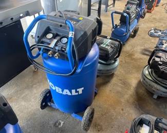 KOBALT 20 GAL AIR COMPRESSOR