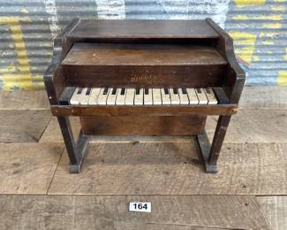 CHILDS SMALL TOY WOODEN PIANO
