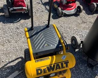 DEWALT AIR COMPRESSOR
