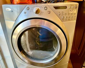 WHIRLPOOL DUET WASHER AND DRYER WITH BASE FRONTLOADER