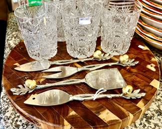 CHARCUTERIE BOARD WITH CRYSTAL POPS AND FUN SILVER AND GOLD CHEESE SET.