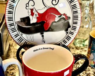 FUN WALT DISNEY MUGS AND DESSERT SETS.