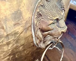DETAILS MATTER!  LOVE THE LION PULL ON THE BRASS PLANTERS.