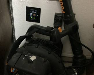 POULAN pro backpack blower