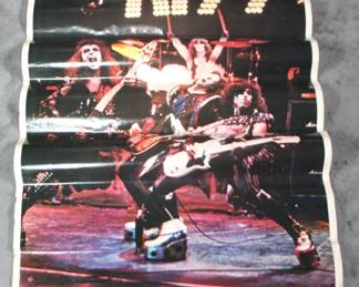 7786 - 1975 KISS Poster - 33" x 22"

