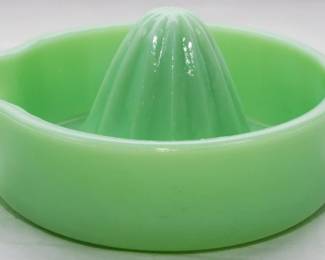 1589 - Jadeite Juicer 3x8x6

