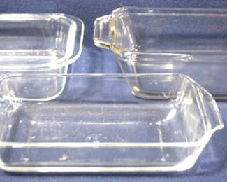 8543 - 3 Pyrex Dishes

