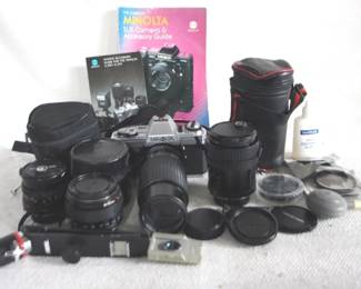 7647 - Minolta SLR X-370 35mm Camera w / Accessories You are buying a used as-is electric/electronic item. We do not guarantee all components are present, and if it is not expressly stated, it is untested.
