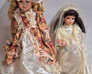 3316 - 2 Dolls 21" tallest
