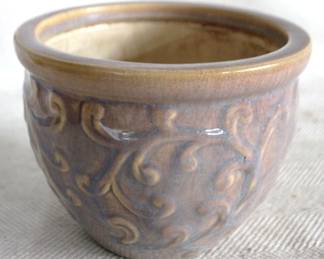 7941 - Art Pottery Vase - 5.5 x 6.5
