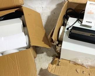 3262 - Digital Electronic Ballast Grow Lights You are buying a used as-is electric/electronic item. We do not guarantee all components are present, and if it is not expressly stated, it is untested.
