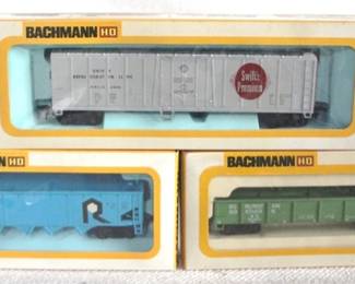 7911 - 3 Bachmann HO Scale Train Cars in Boxes

