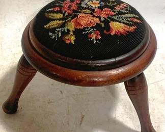 3328 - Embroidered Foot Stool 8 x 10
