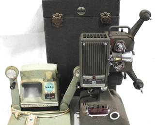 8681 - Baia Editor & Kodascope Sixteen - 20 with Case You are buying a used as-is electric/electronic item. We do not guarantee all components are present, and if it is not expressly stated, it is untested.
9698 - Cobalt glass hand 8"