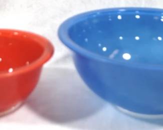 5009 - 2 Glass Mixing Bowls - 7" & 10" Round
