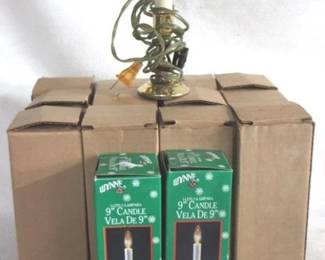 7641 - 14 Electric Candle Lights with Boxes You are buying a used as-is electric/electronic item. We do not guarantee all components are present, and if it is not expressly stated, it is untested.

