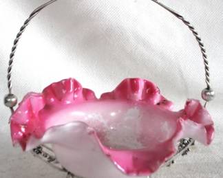 7856 - Bride's Basket in Holder - 11x13.5
