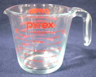 8492 - Pyrex 2 Cups Measuring Cup

