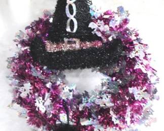 7600 - Halloween Wreath - 26" x 19"
