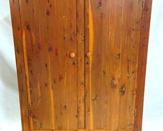 3107 - Cedar Wardrobe w/ one drawer - 70 x 40 x 22
