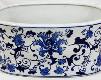 162 - Small Blue and White Tub 6x14x10
