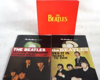 7834 - The Beatles Box Set of 4 45 RPM Records
