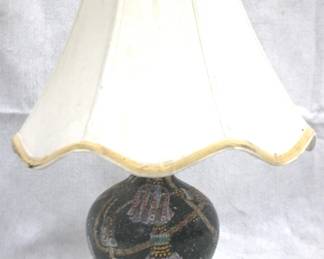 8376 - Lamp - 19" Tall You are buying a used as-is electric/electronic item. We do not guarantee all components are present, and if it is not expressly stated, it is untested.
