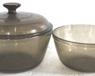 8306 - 2 Pyrex Bowls - 1 w Lid - 7" & 8" Round
