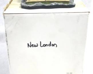 5191 - Danbury Mint New London Lighthouse w/ Box
