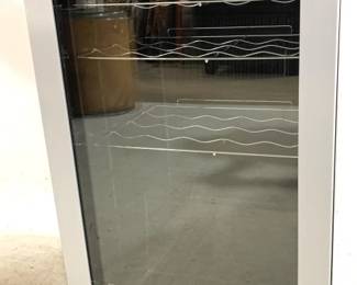3126 - Hi Point Wine Cooler - 32" x 19" x 18.5" You are buying a used as-is electric/electronic item. We do not guarantee all components are present, and if it is not expressly stated, it is untested.
