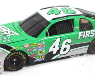 8391 - Revell Wally Dallenbach 1:24 Scale Die Cast Bank
