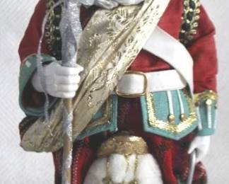 7614 - Fabriche Musical Scotsman Figure w / Box You are buying a used as-is electric/electronic item. We do not guarantee all components are present, and if it is not expressly stated, it is untested.
