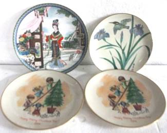 8155 - 4 Collector's Plates - 8.5"
