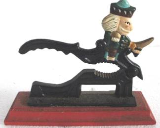8141 - Nutcracker - 6" x 7.5" x 3"

