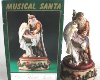 7627 - Old World Musical Santa w/ Box You are buying a used as-is electric/electronic item. We do not guarantee all components are present, and if it is not expressly stated, it is untested.
