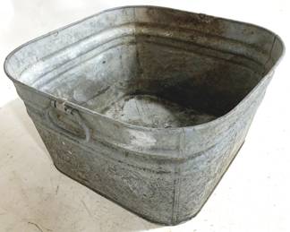 3046 - Vintage Galvanized Wash Tub - 11" x 21" x 21"
