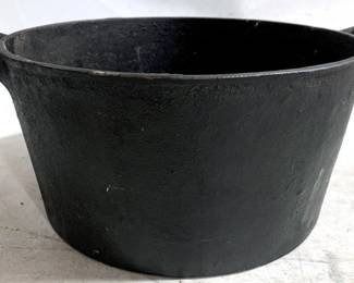 3363 - Cast Iron Saucepan w/ NO lid 7 x 17
